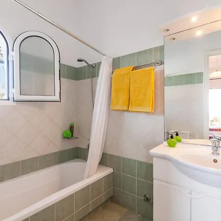 Vila Vingla By Kassiopi